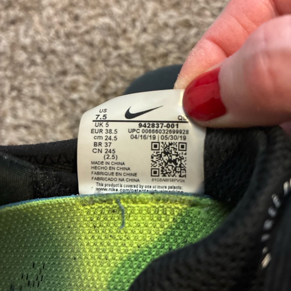 Nike Women’s Black Lace Up Free RN Running Shoes Black- Size 7.5 - Picture 9 of 10